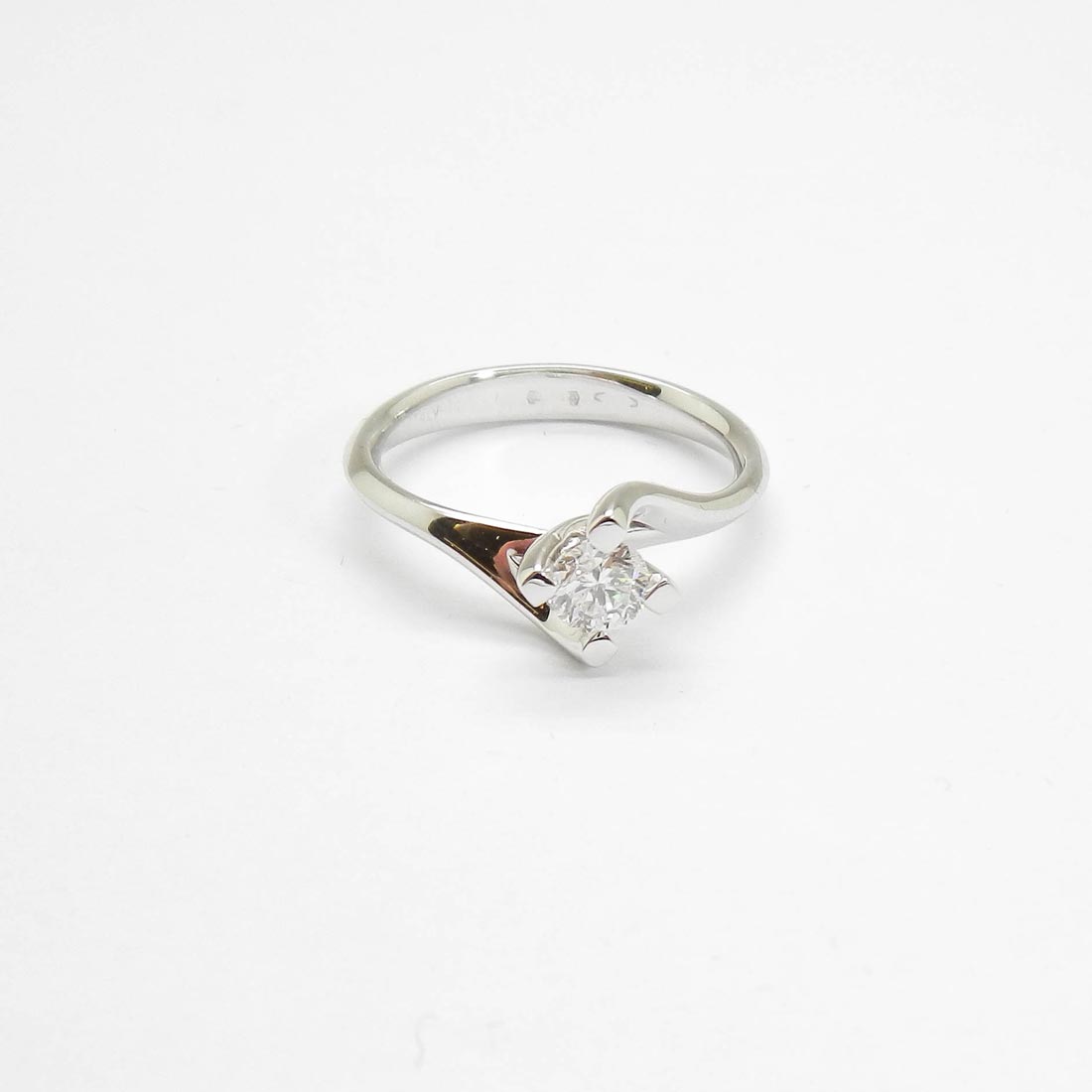 anello fidanzamento oro bianco